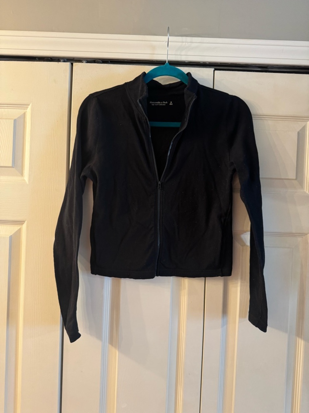 Abercrombie & Fitch Black Cropped Ribbed Zip Up Jacket